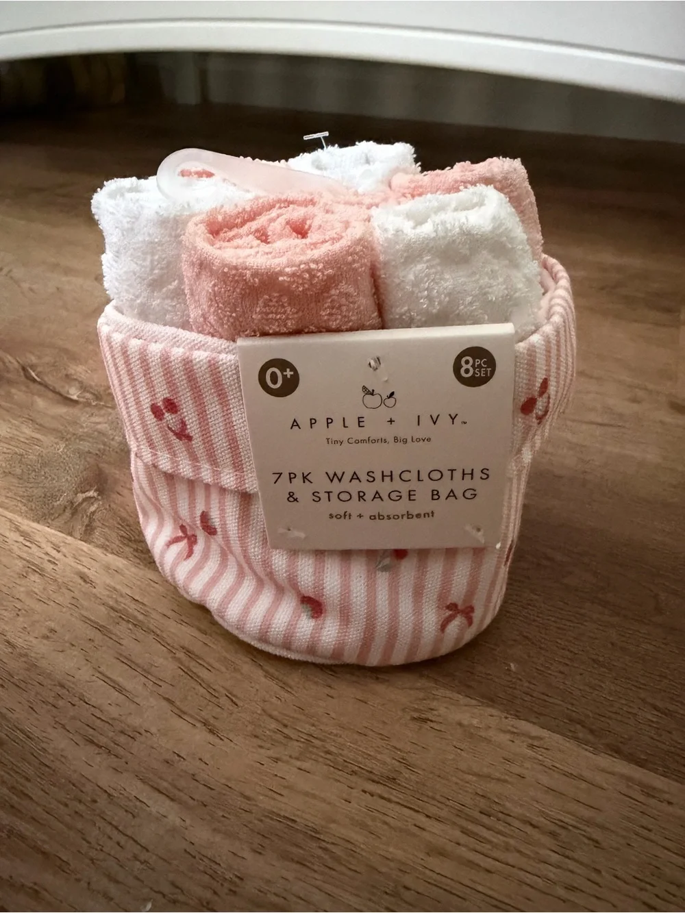 Washcloth set with storage bag